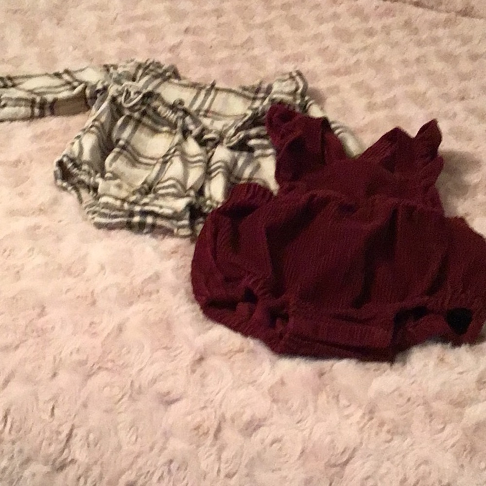 2 baby rompers